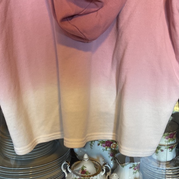 ROXY cropped ombré hoodie with draw strings. - Picture 9 of 13